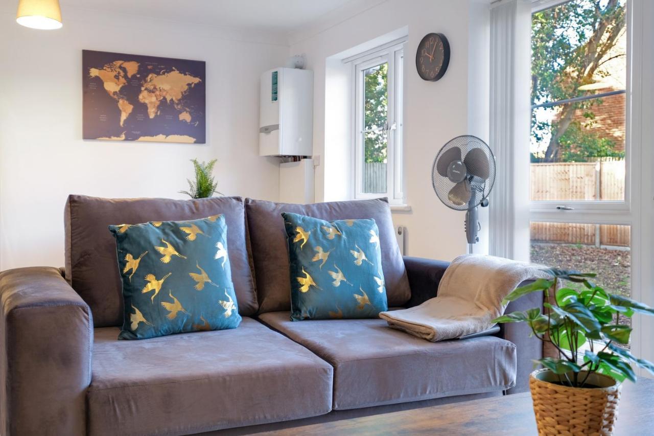 Pinewood Studios, Iver Slough Heathrow 1 & 2 Bedroom Apartments With Parking By Arista Living Luaran gambar