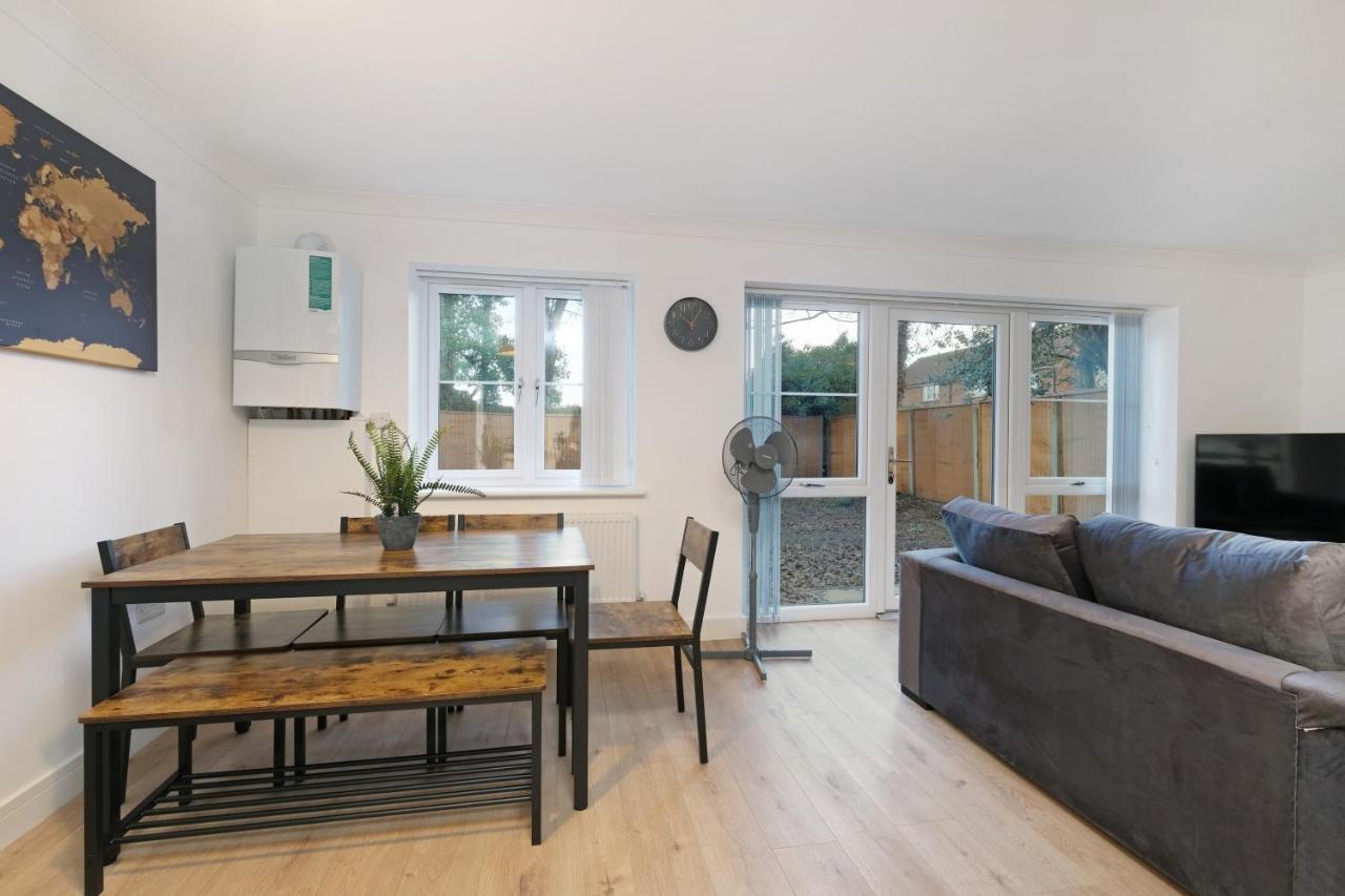 Pinewood Studios, Iver Slough Heathrow 1 & 2 Bedroom Apartments With Parking By Arista Living Luaran gambar