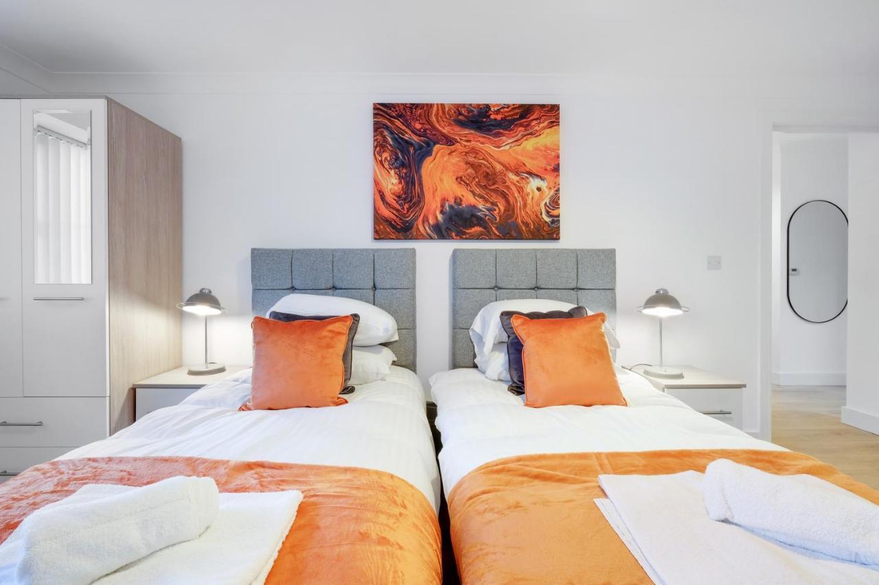 Pinewood Studios, Iver Slough Heathrow 1 & 2 Bedroom Apartments With Parking By Arista Living Luaran gambar