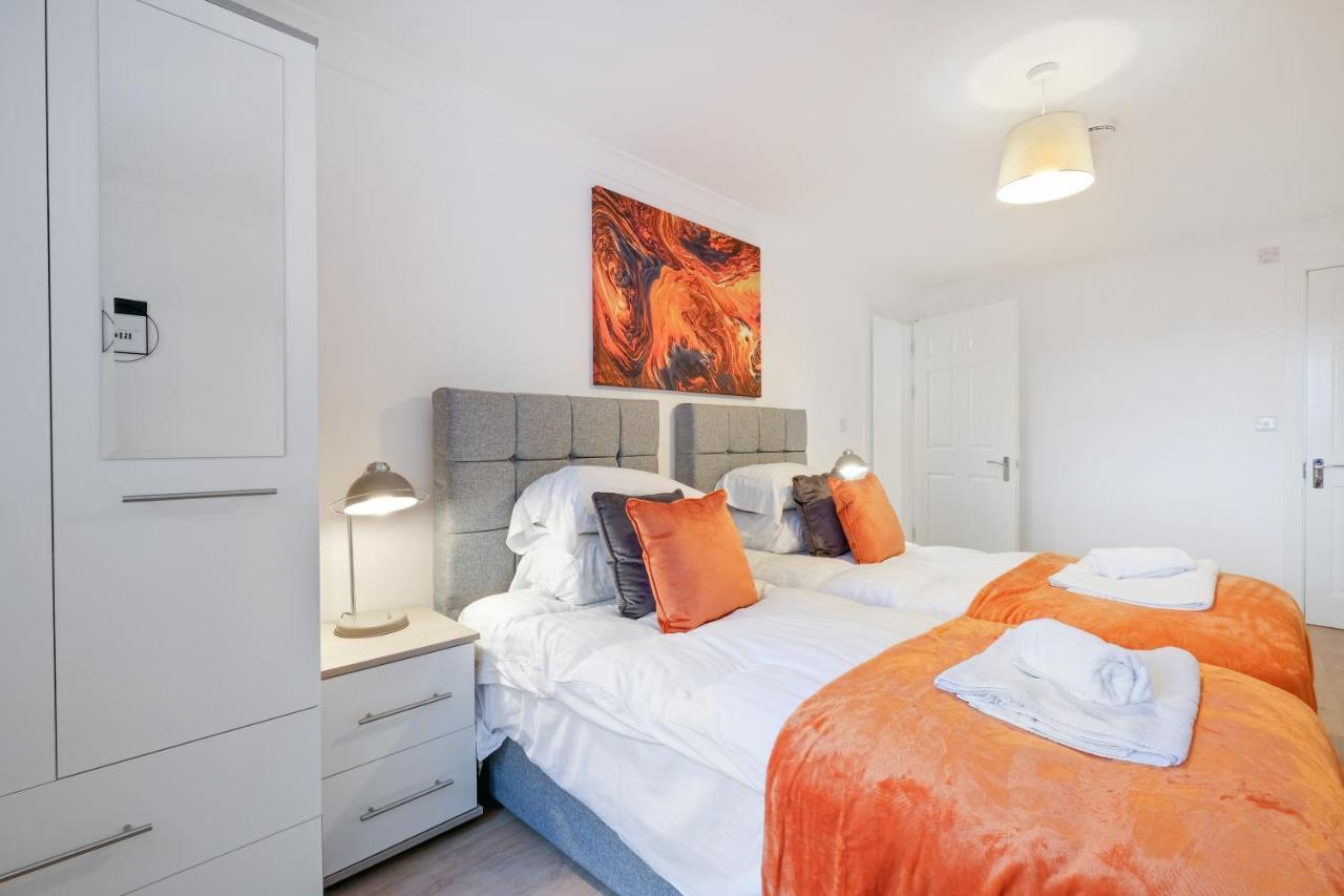 Pinewood Studios, Iver Slough Heathrow 1 & 2 Bedroom Apartments With Parking By Arista Living Luaran gambar