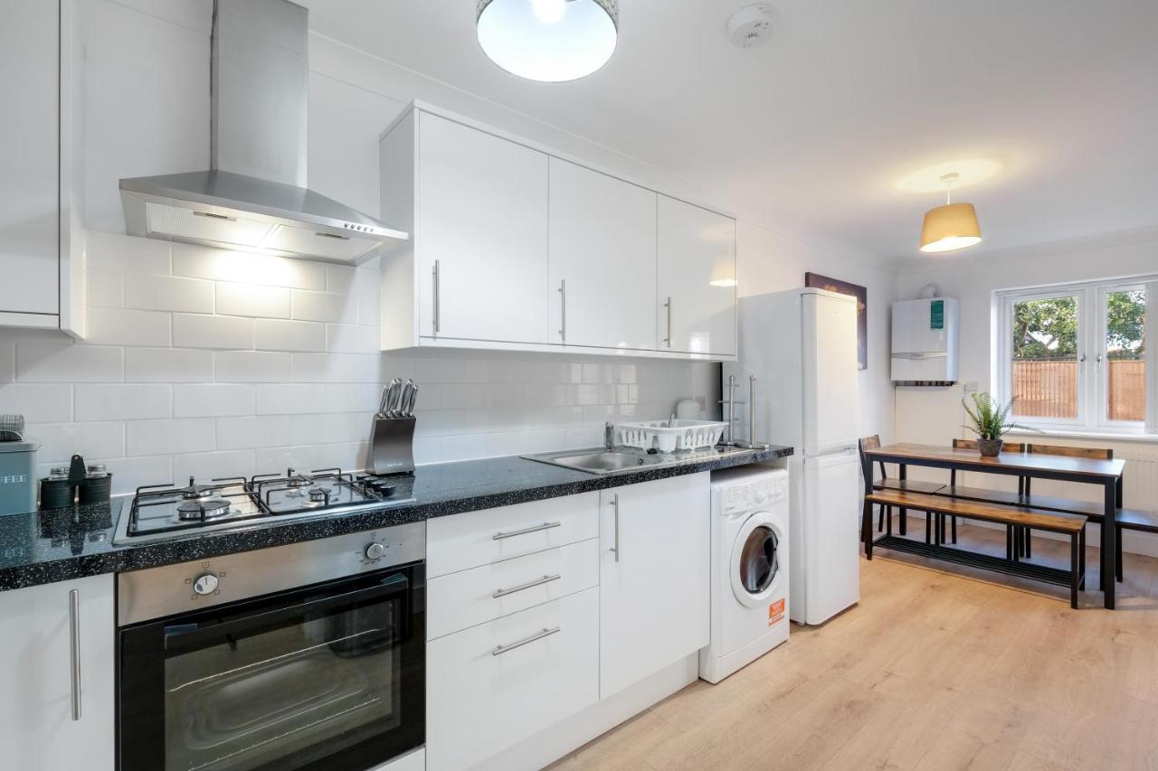 Pinewood Studios, Iver Slough Heathrow 1 & 2 Bedroom Apartments With Parking By Arista Living Luaran gambar