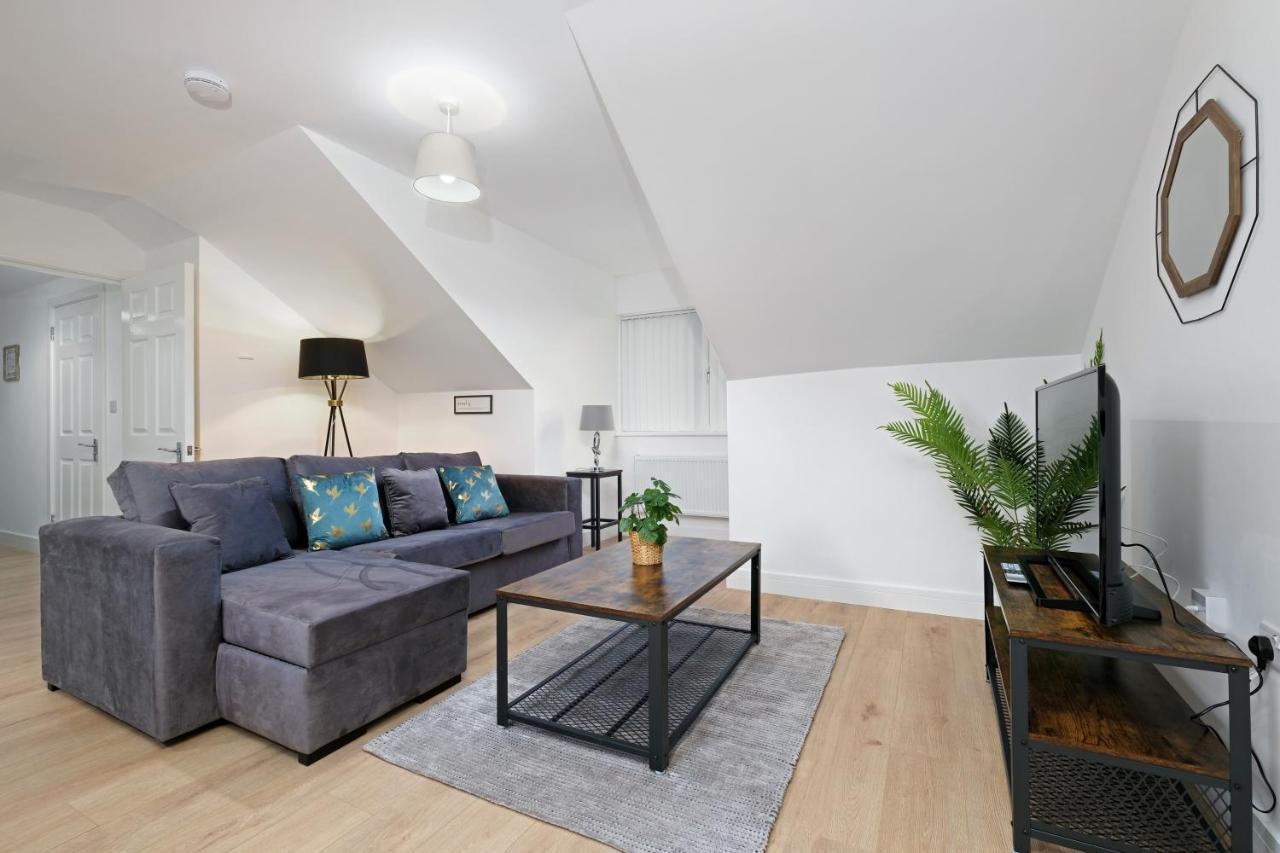 Pinewood Studios, Iver Slough Heathrow 1 & 2 Bedroom Apartments With Parking By Arista Living Luaran gambar