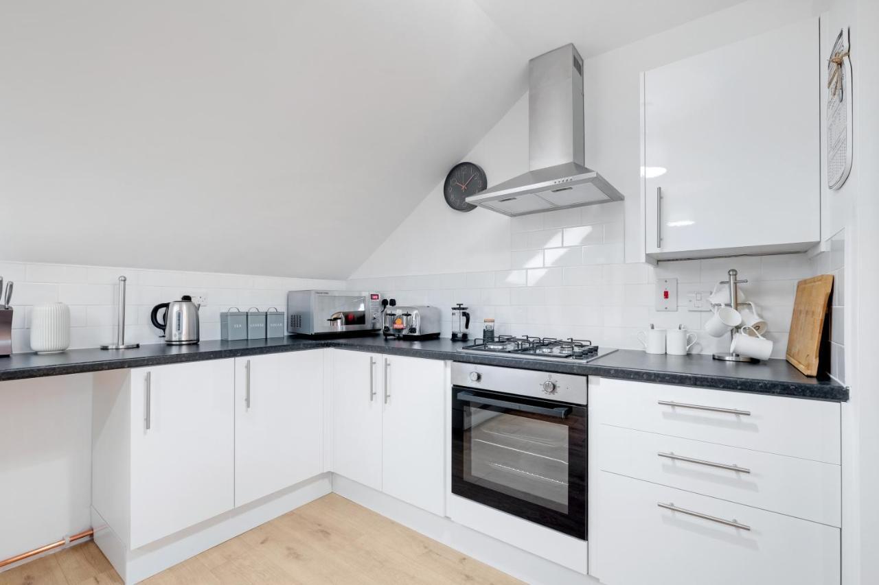 Pinewood Studios, Iver Slough Heathrow 1 & 2 Bedroom Apartments With Parking By Arista Living Luaran gambar
