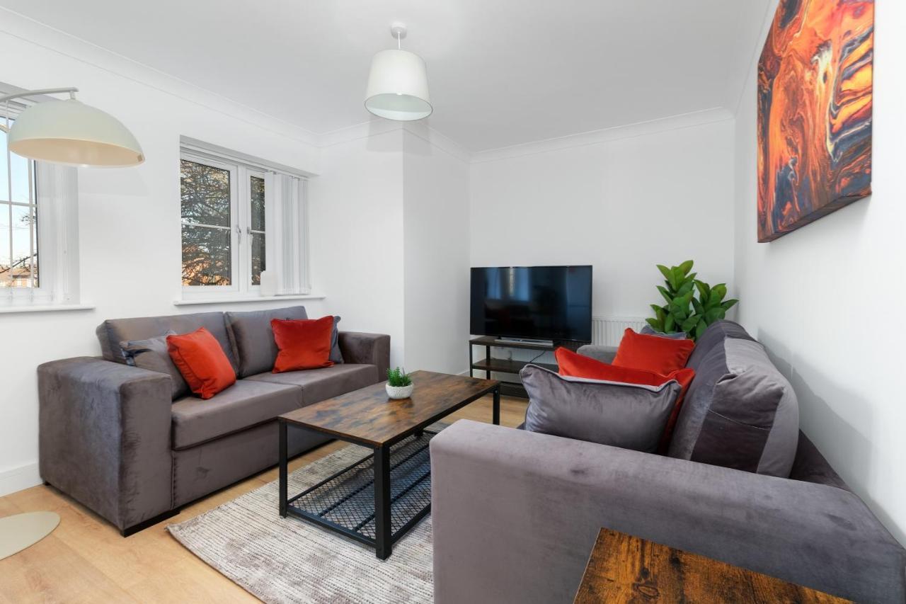 Pinewood Studios, Iver Slough Heathrow 1 & 2 Bedroom Apartments With Parking By Arista Living Luaran gambar