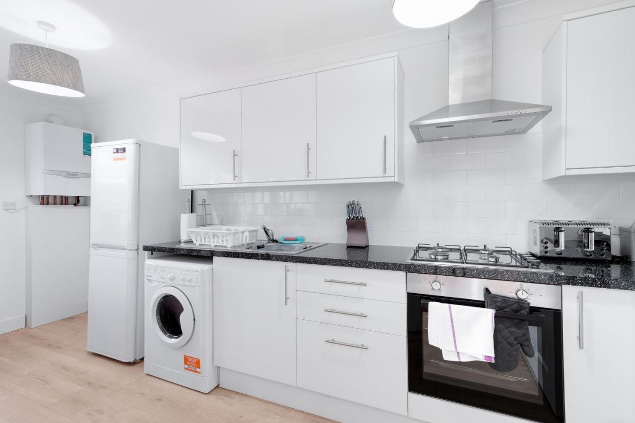 Pinewood Studios, Iver Slough Heathrow 1 & 2 Bedroom Apartments With Parking By Arista Living Luaran gambar