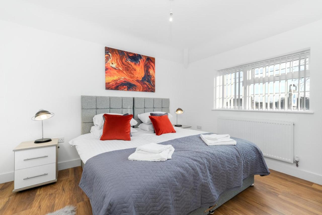 Pinewood Studios, Iver Slough Heathrow 1 & 2 Bedroom Apartments With Parking By Arista Living Luaran gambar