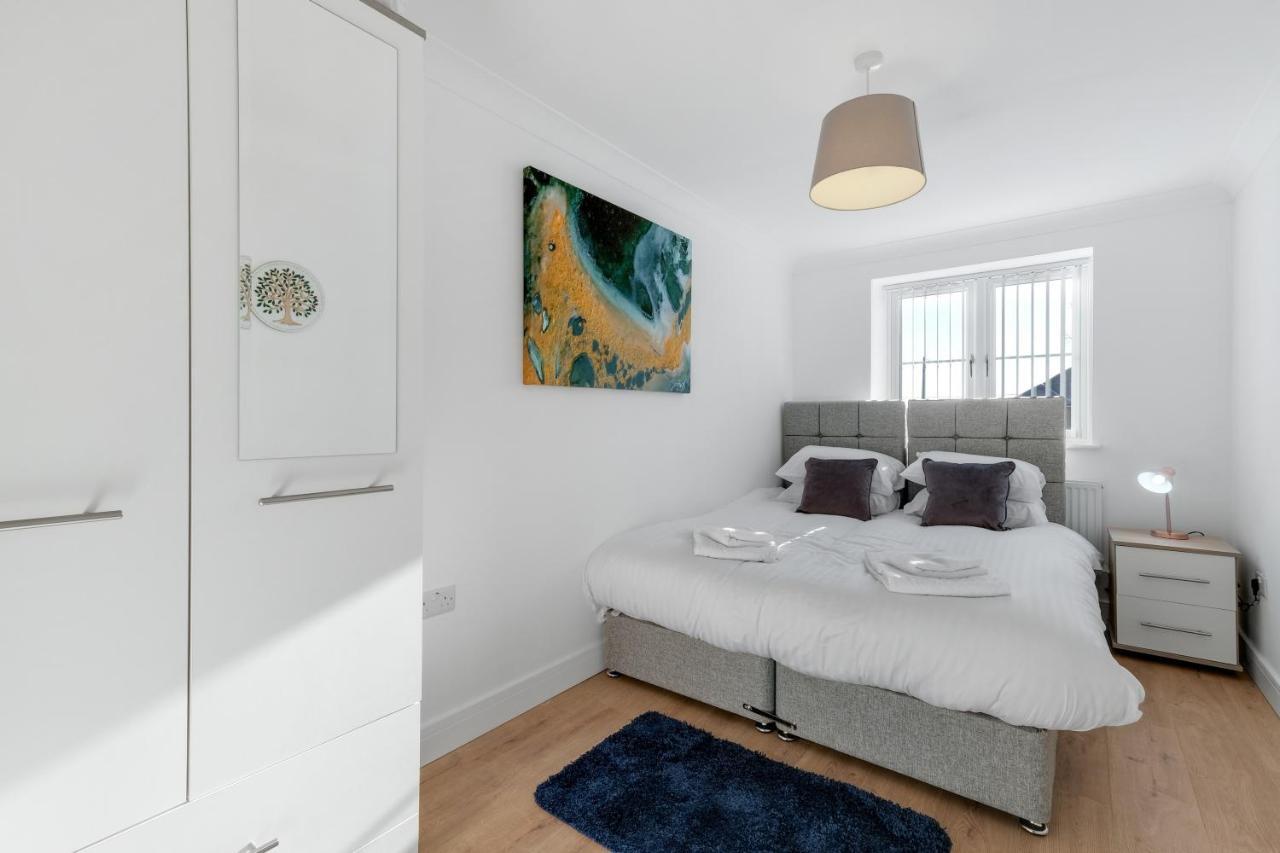 Pinewood Studios, Iver Slough Heathrow 1 & 2 Bedroom Apartments With Parking By Arista Living Luaran gambar