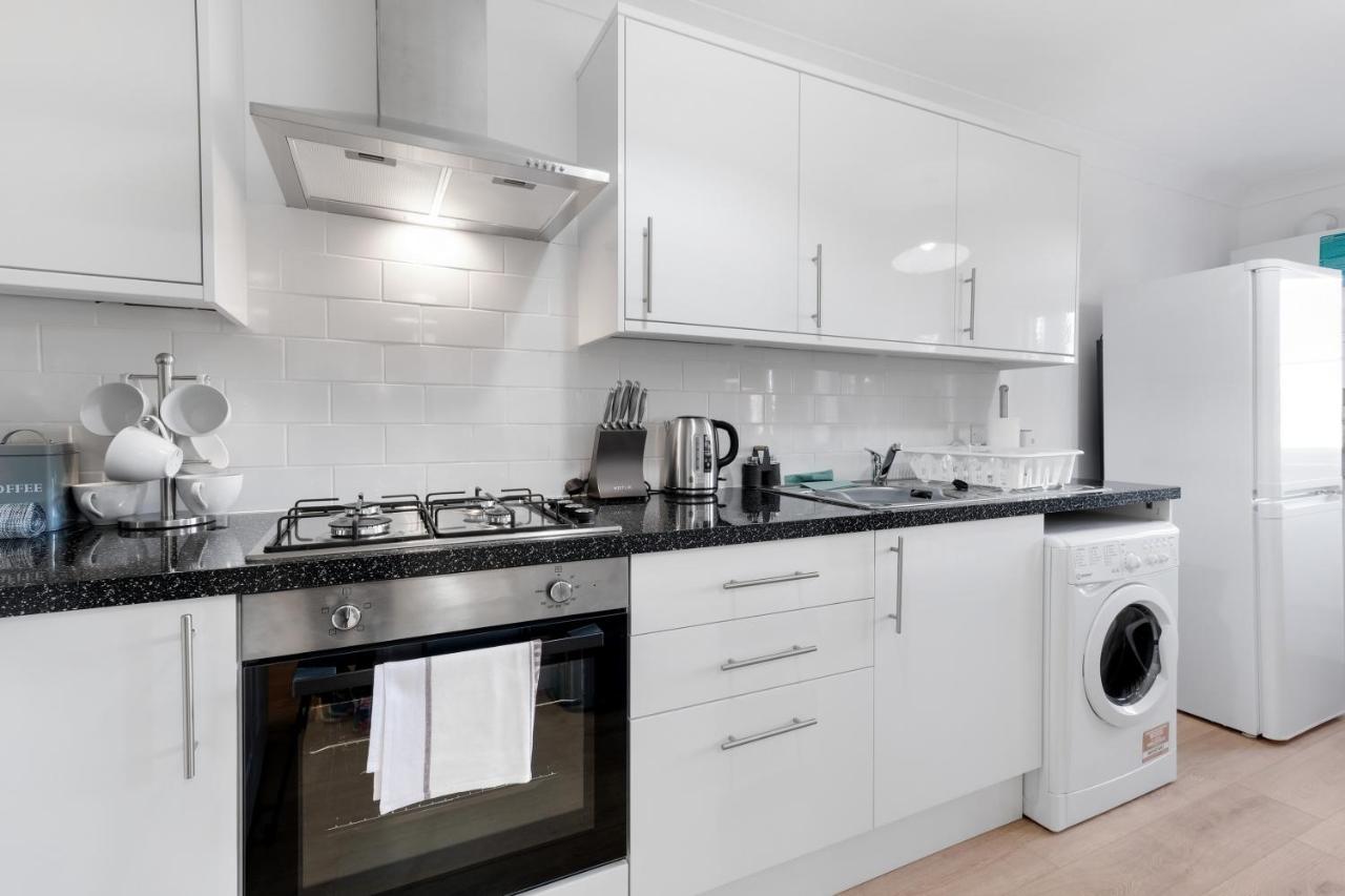 Pinewood Studios, Iver Slough Heathrow 1 & 2 Bedroom Apartments With Parking By Arista Living Luaran gambar