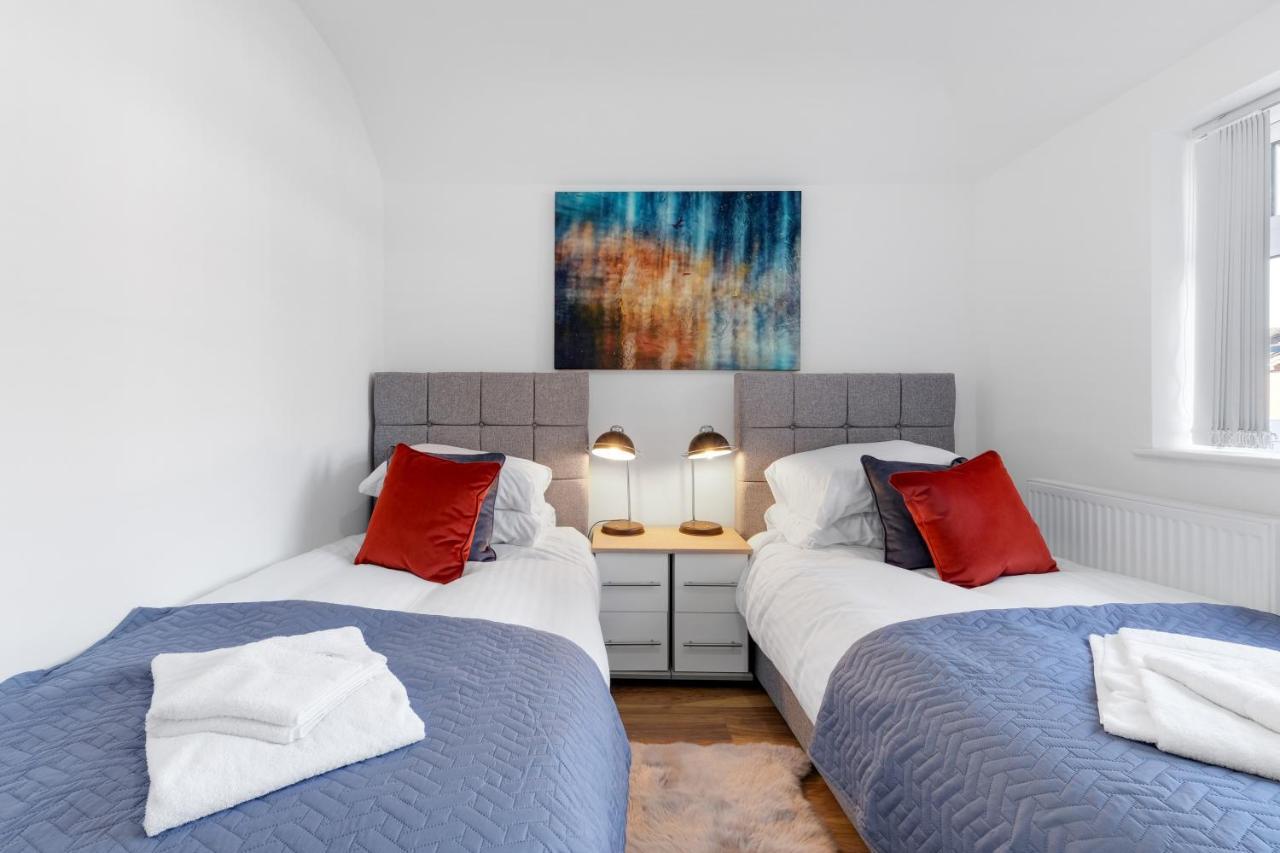 Pinewood Studios, Iver Slough Heathrow 1 & 2 Bedroom Apartments With Parking By Arista Living Luaran gambar