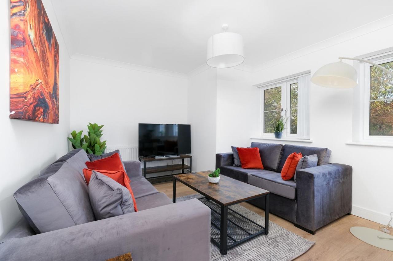Pinewood Studios, Iver Slough Heathrow 1 & 2 Bedroom Apartments With Parking By Arista Living Luaran gambar