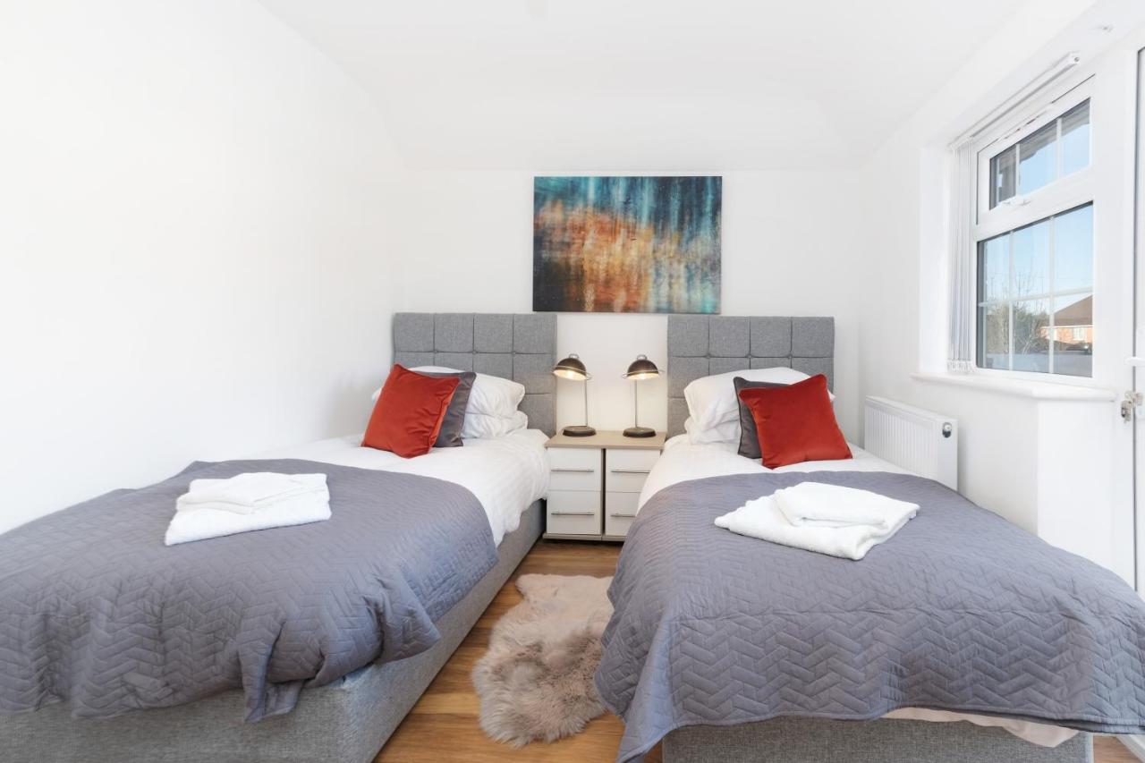 Pinewood Studios, Iver Slough Heathrow 1 & 2 Bedroom Apartments With Parking By Arista Living Luaran gambar