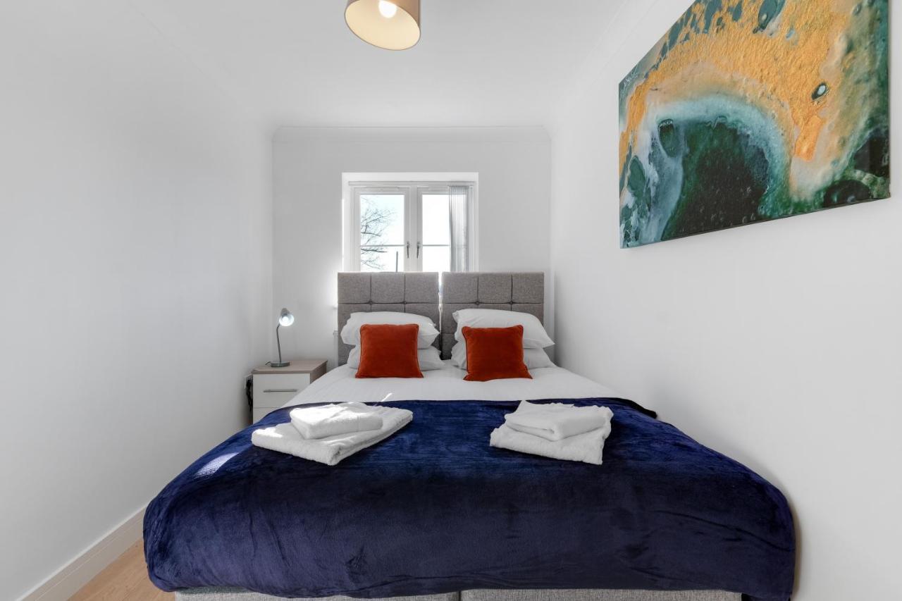 Pinewood Studios, Iver Slough Heathrow 1 & 2 Bedroom Apartments With Parking By Arista Living Luaran gambar
