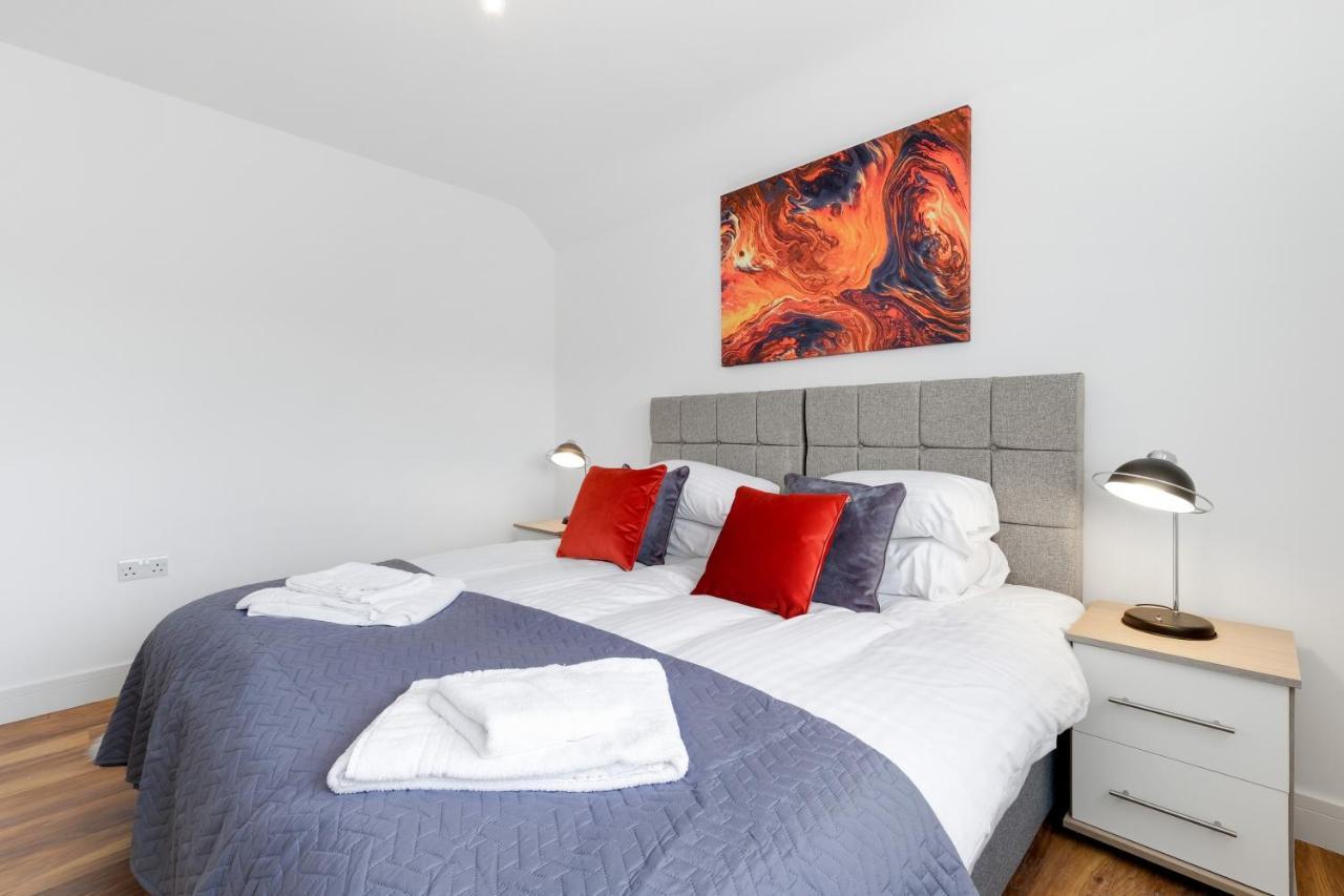 Pinewood Studios, Iver Slough Heathrow 1 & 2 Bedroom Apartments With Parking By Arista Living Luaran gambar