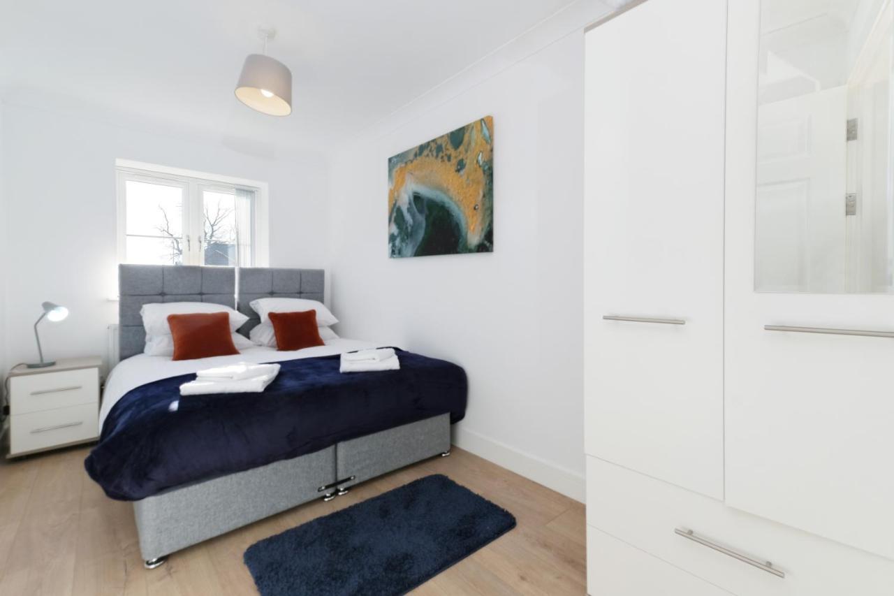 Pinewood Studios, Iver Slough Heathrow 1 & 2 Bedroom Apartments With Parking By Arista Living Luaran gambar