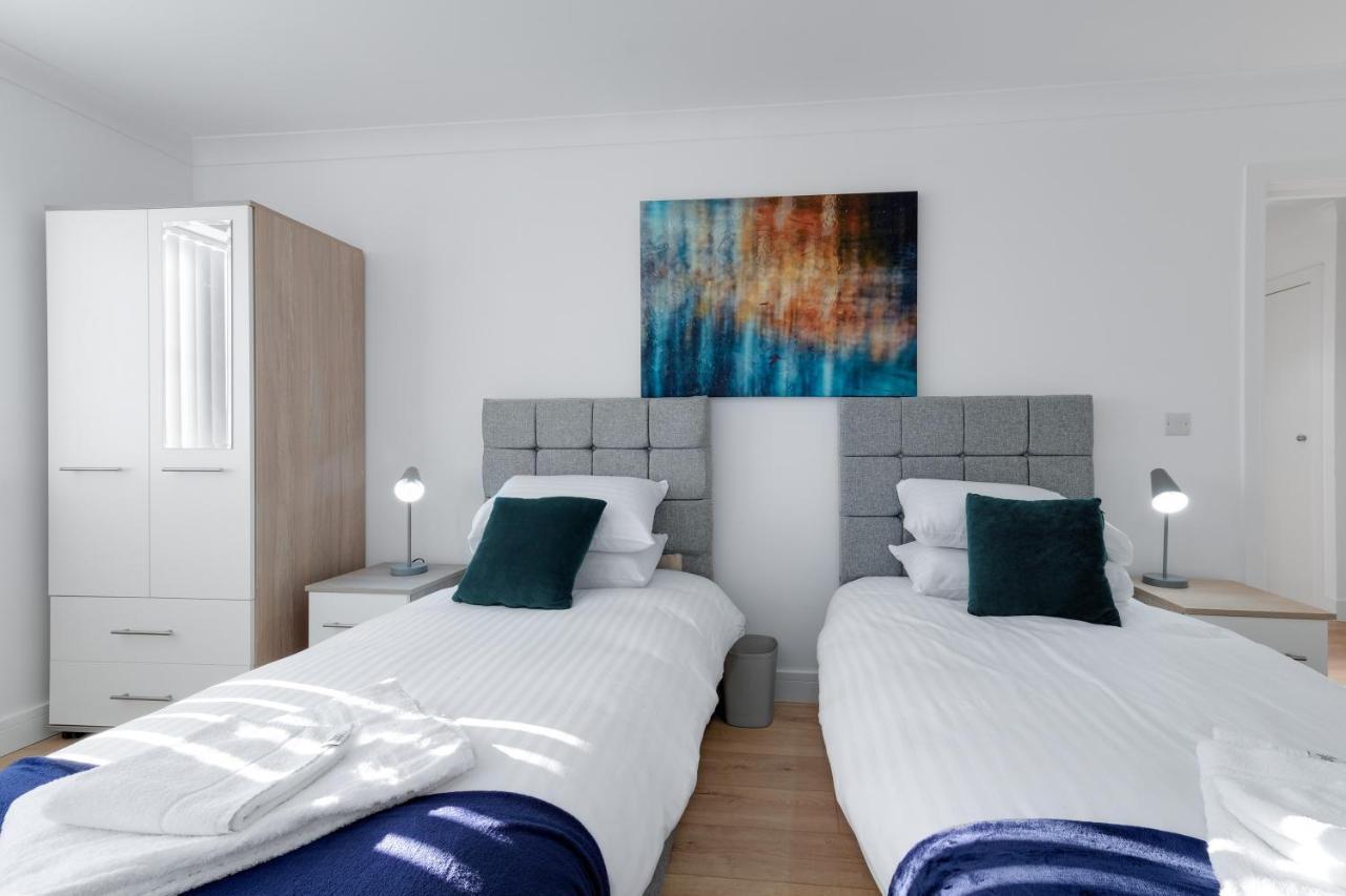 Pinewood Studios, Iver Slough Heathrow 1 & 2 Bedroom Apartments With Parking By Arista Living Luaran gambar
