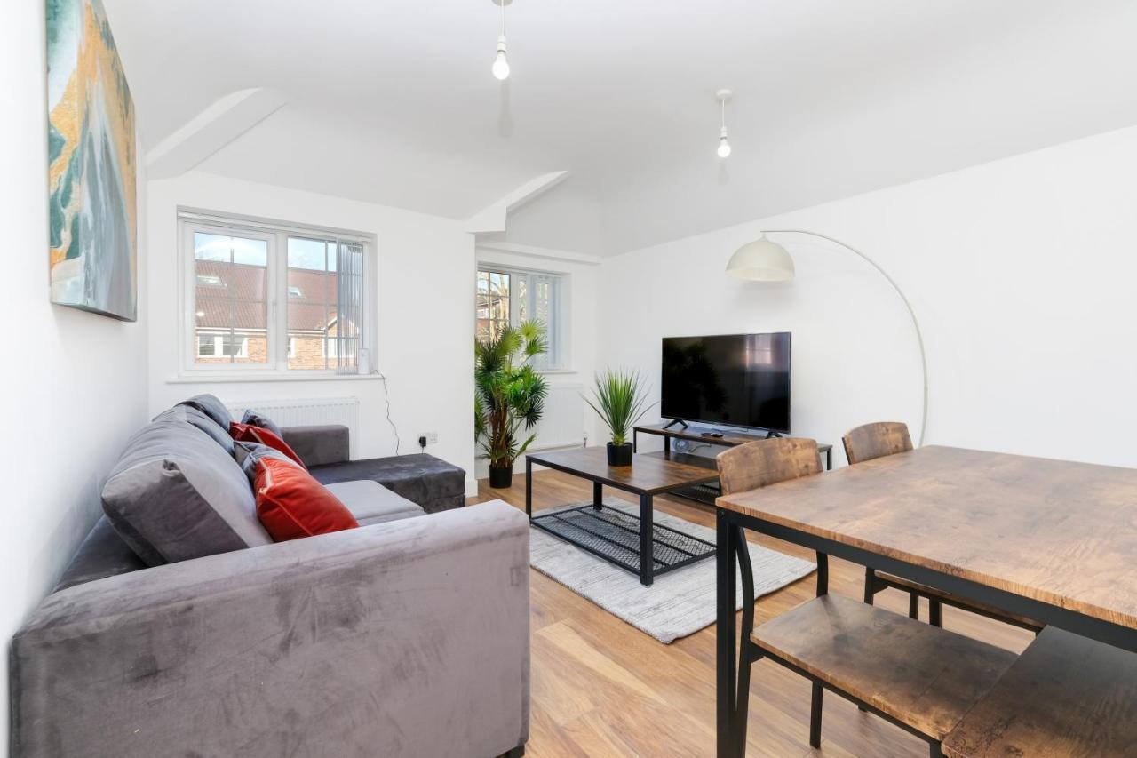 Pinewood Studios, Iver Slough Heathrow 1 & 2 Bedroom Apartments With Parking By Arista Living Luaran gambar